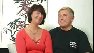 مجموعة من الشيميلات الألمانيات يجتمعن لجلسات جنسية مشتركة