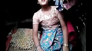 Тамильская любительница демонстрирует свои навыки в горячем видео.